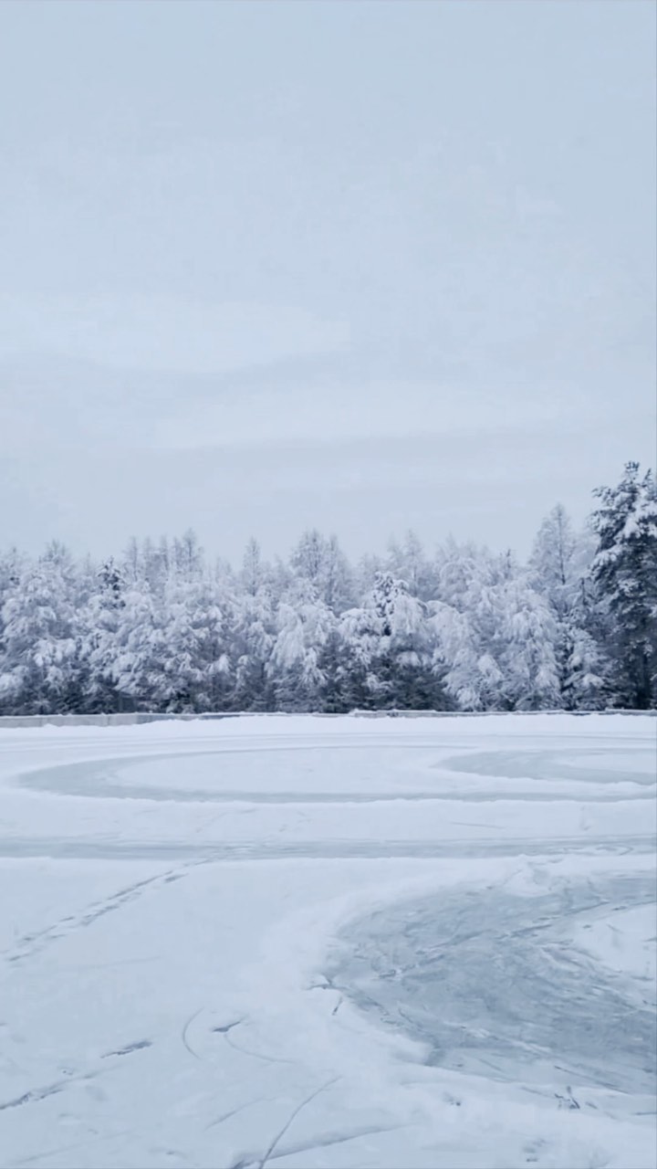 Enjoying the winter and snowy landscape in Rovaniemi #visitrovaniemi #iceskating #rovaniemichristmas #winter #arcticlifestyle #arcticcircle #lapland #visitfinland