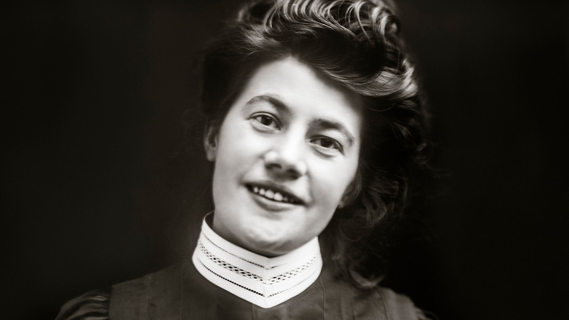 Kuvassa valokuvaaja Hildur Larsson.