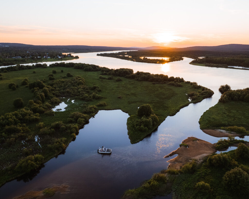 Lapland Safaris Midnight Sun Rovaniemi Lapland Finland