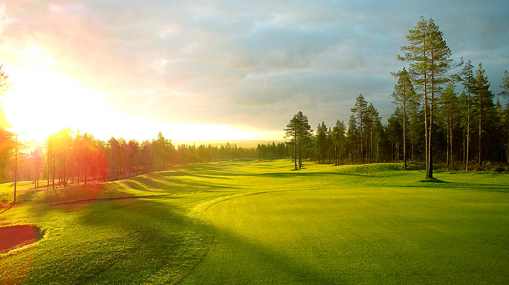 Midnight Sun Golf with Santa Claus Golf in Rovaniemi, Lapland, Finland