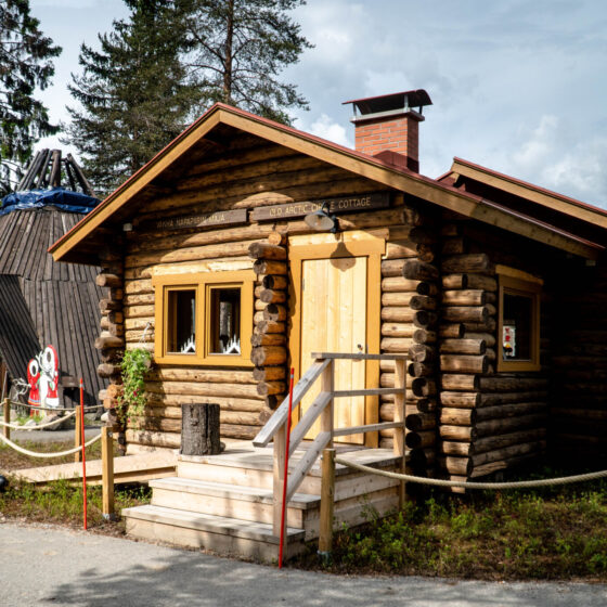 Roosevelt Cottage Old Arctic Circle Cottage in Rovaniemi Lapland Finland