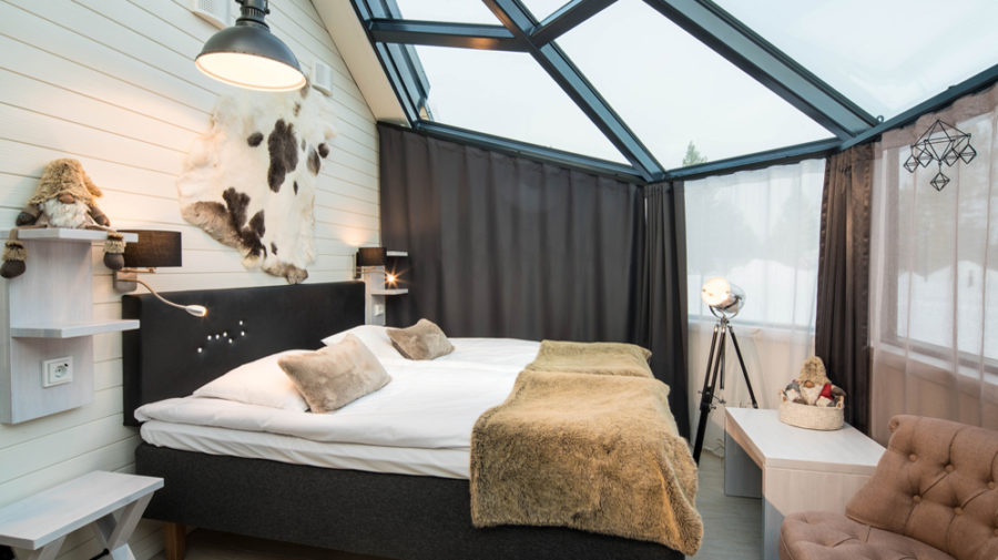 Santa's Igloos Arctic Circle, bedroom with the glass roof