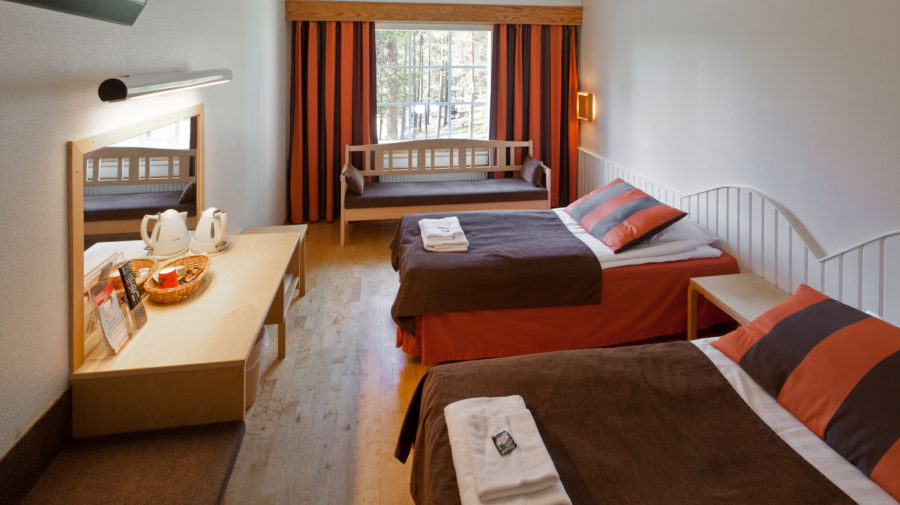 Bear's Lodge hotel room