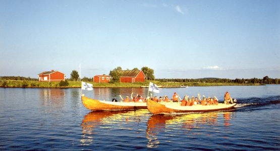 Riverboat cruise to Kotisaari Island with Lapland Safaris in Rovaniemi